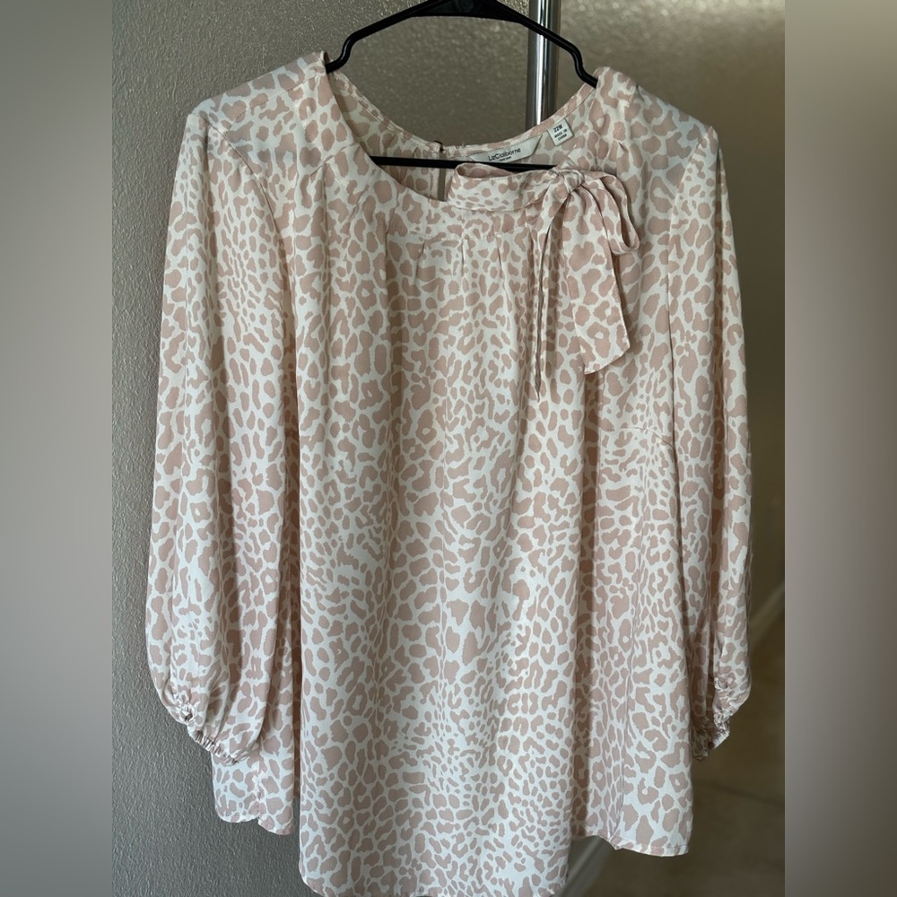 Liz Claiborne Cream Leopard Print Blouse